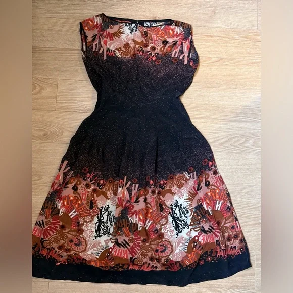 5/$25 -  VINTAGE Unique Floral Patterned Dress - Picture 3 of 6